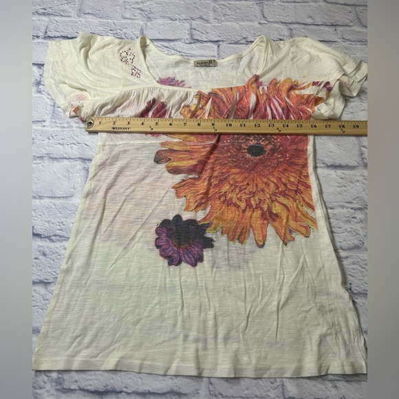 ONE WORLD Fall Cream Short Sleeve Top w/ Orange and Purple Floral Design. Small - Picture 5 of 7
